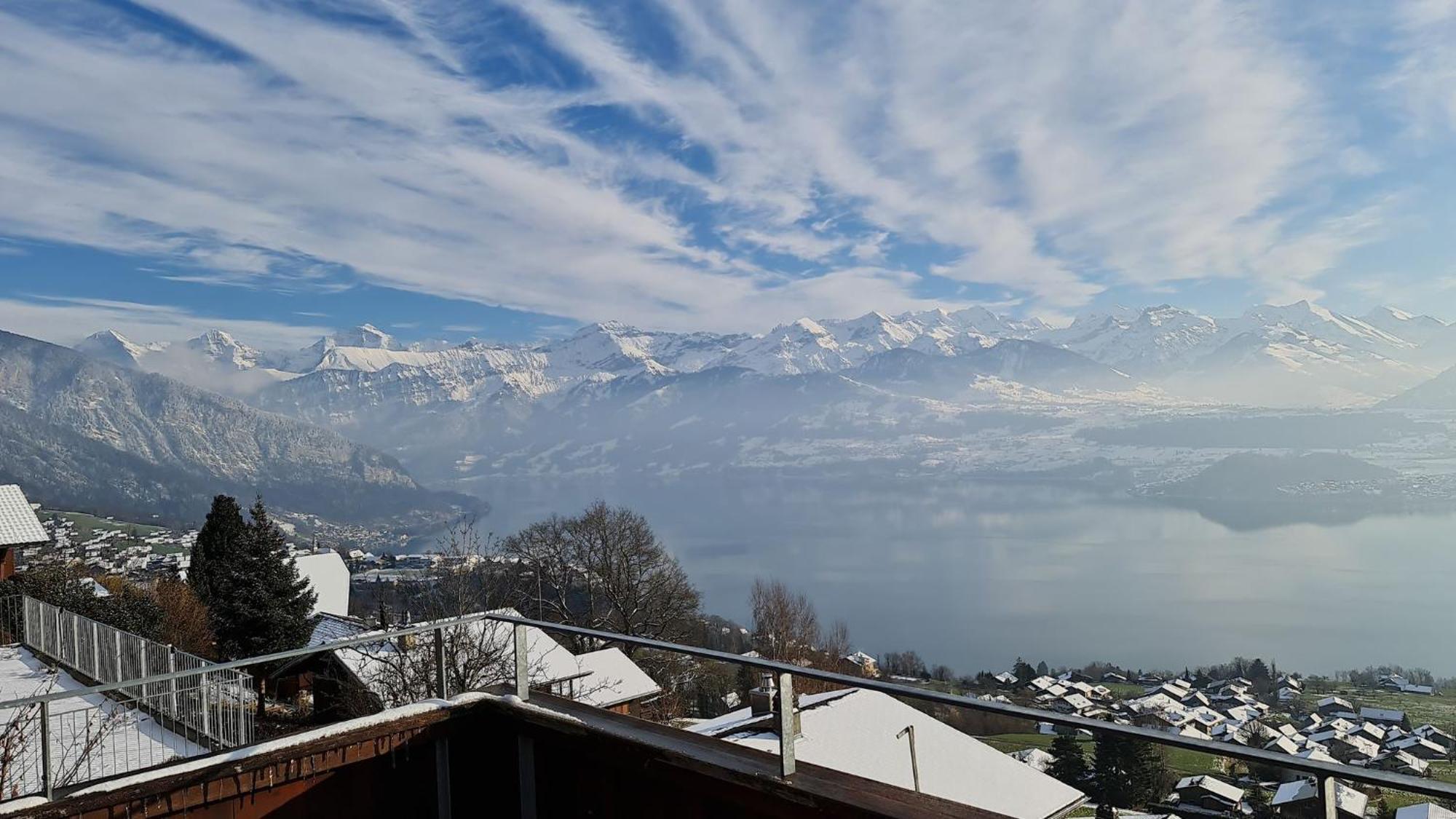 Chalet With View Of The Mountains And The Thun Lake ジーグリスヴィル エクステリア 写真