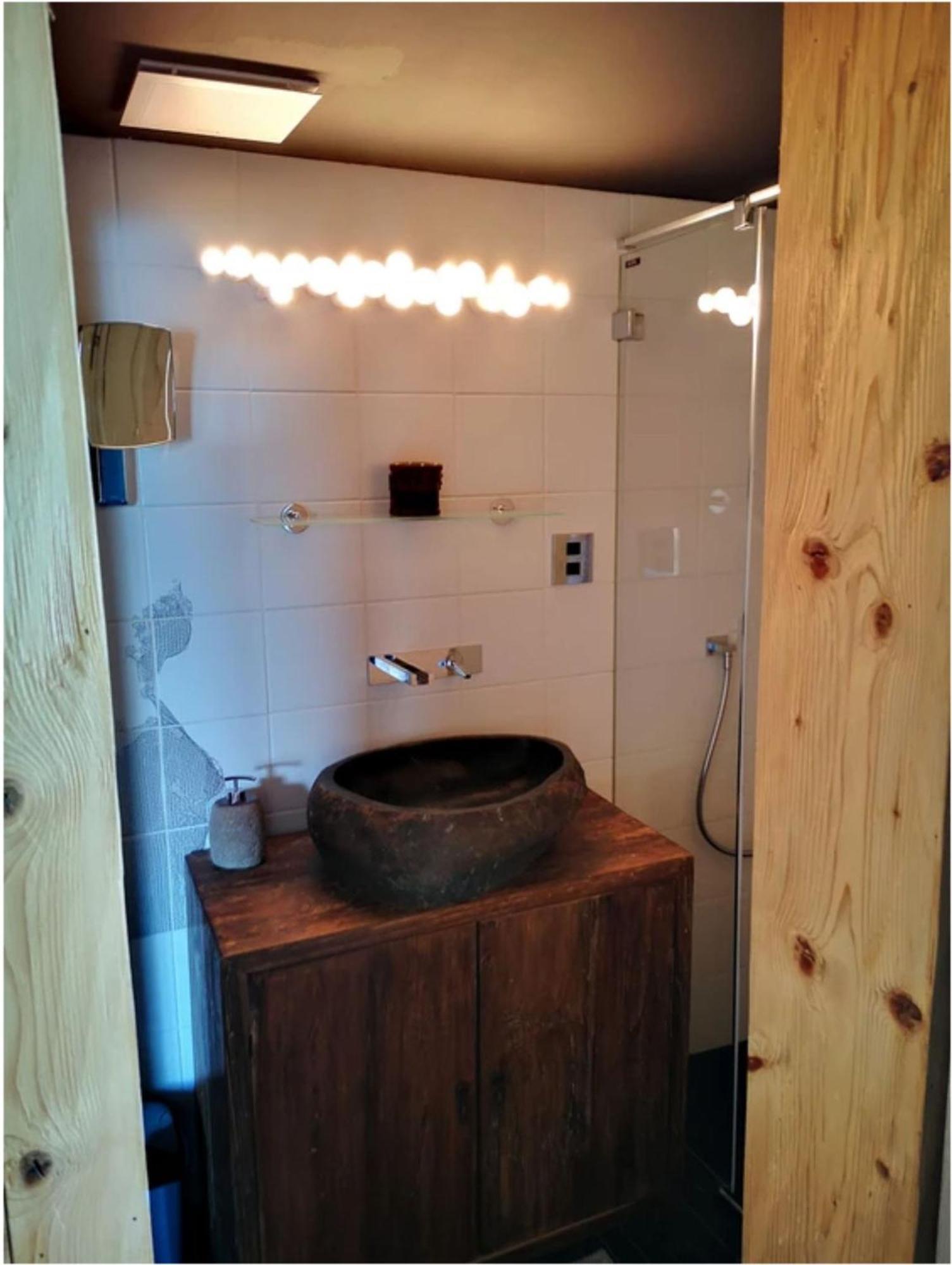 Chalet With View Of The Mountains And The Thun Lake ジーグリスヴィル エクステリア 写真